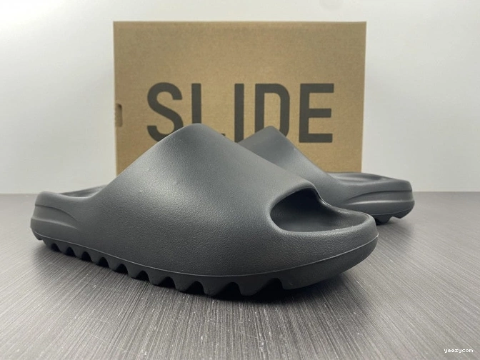 Adidas HQ6448 Slide Yeezy Onyx 0918